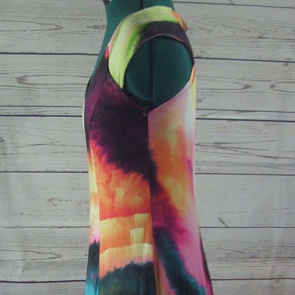 Woman's Dress - Picture 3 of 5